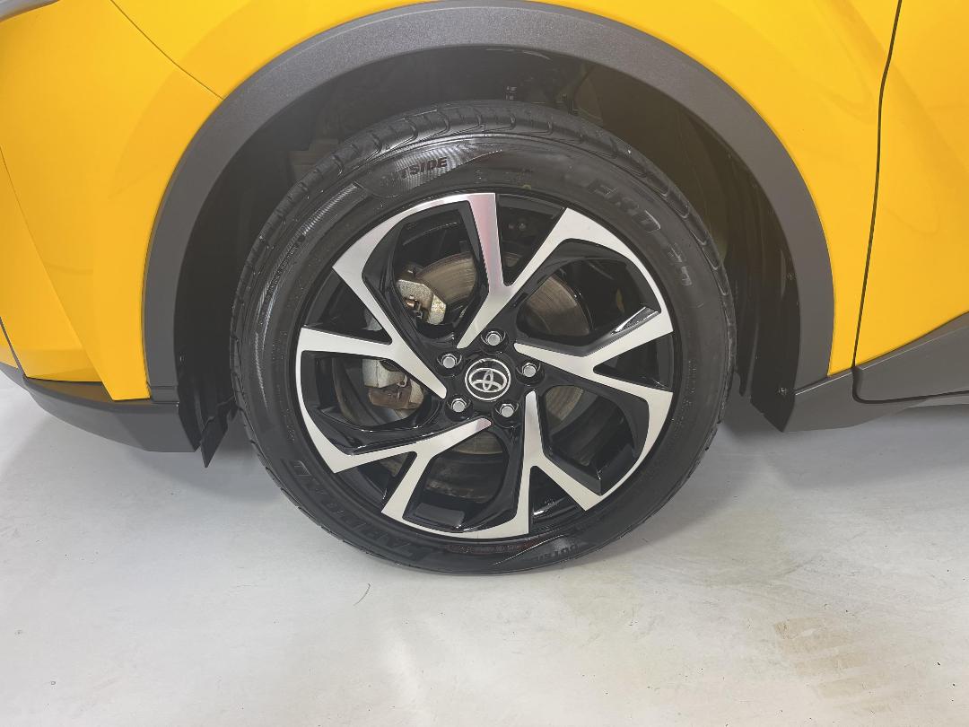 Photo '10' of Toyota C-HR