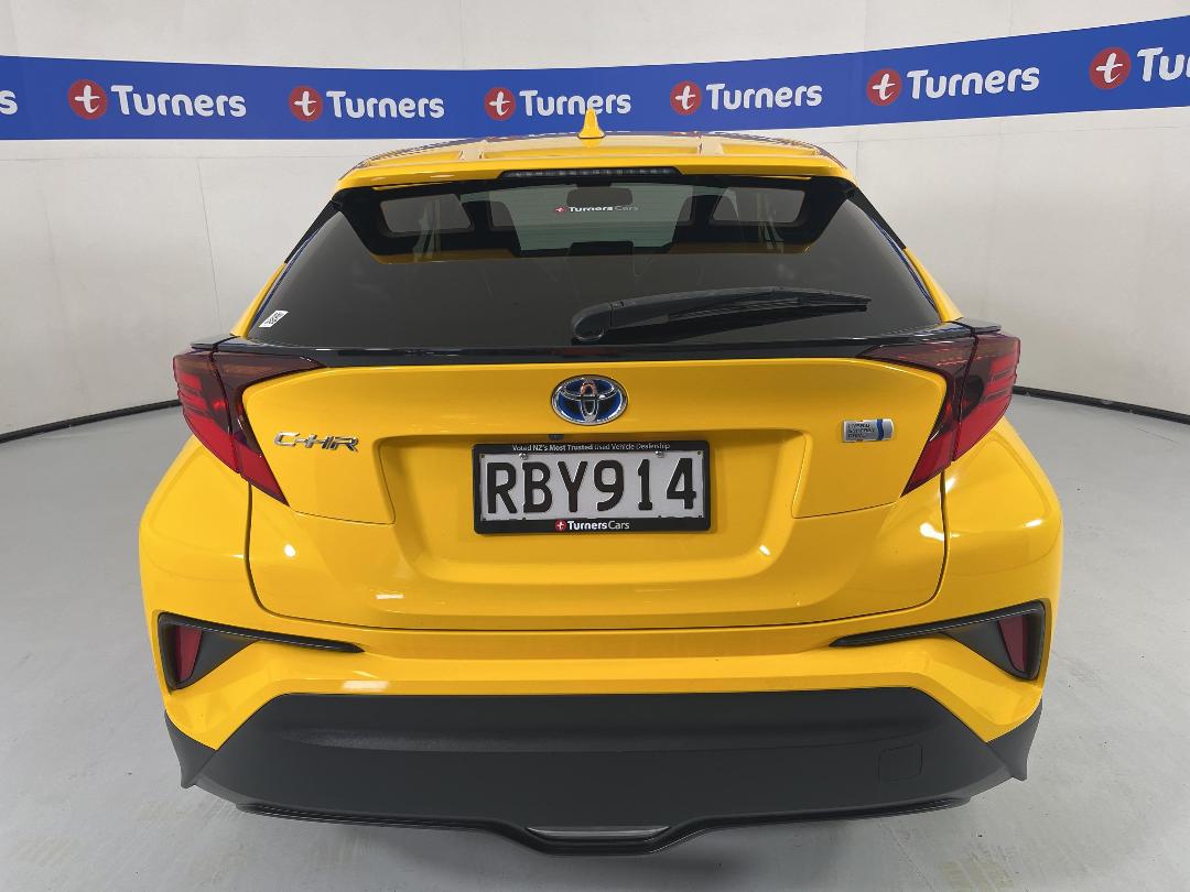 Photo '6' of Toyota C-HR