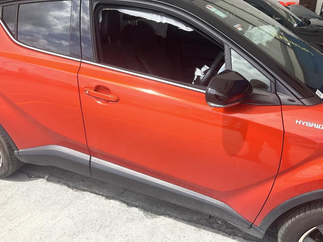 Photo '4' of Toyota C-HR Limited