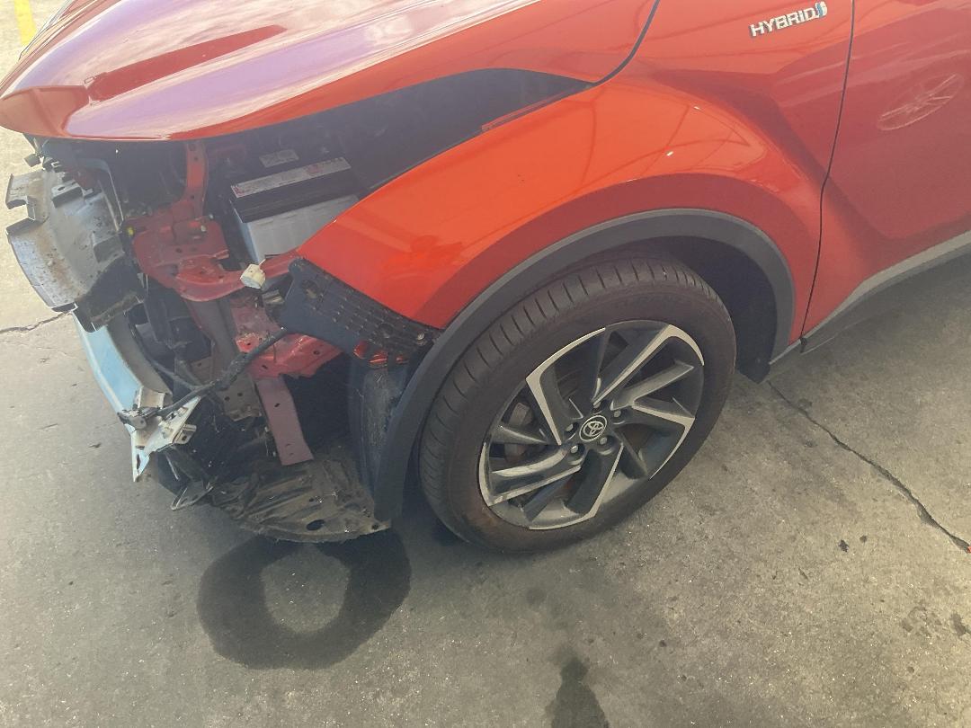 Photo '8' of Toyota C-HR Limited