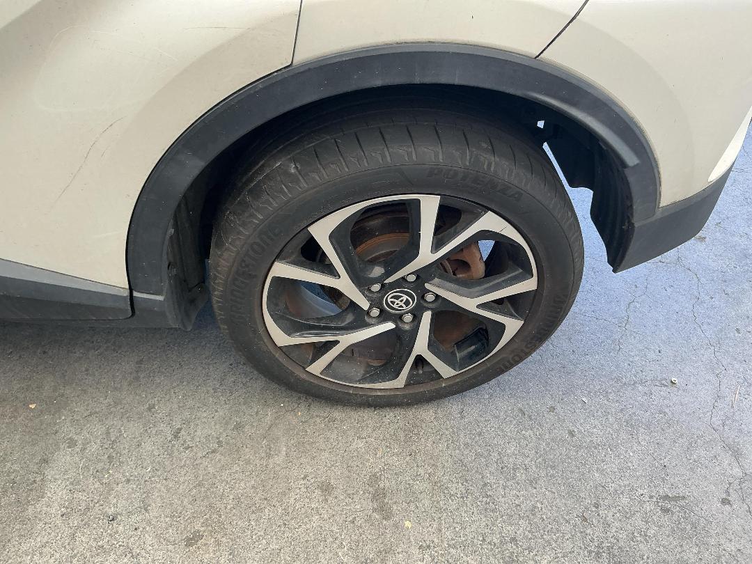 Photo '16' of Toyota C-HR