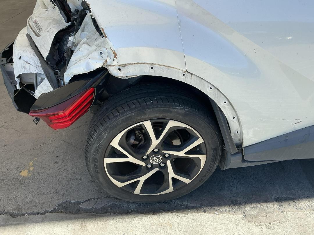 Photo '19' of Toyota C-HR