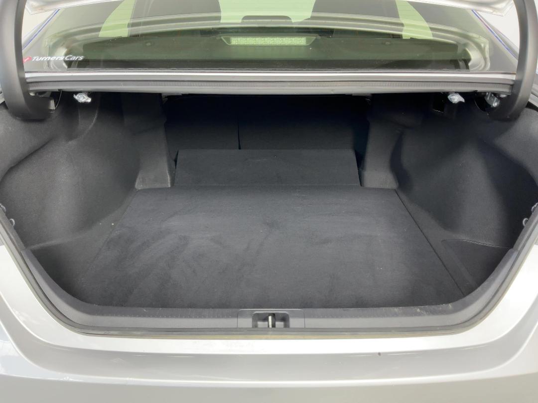 Photo '14' of Toyota Camry Photo '14' of Toyota Camry