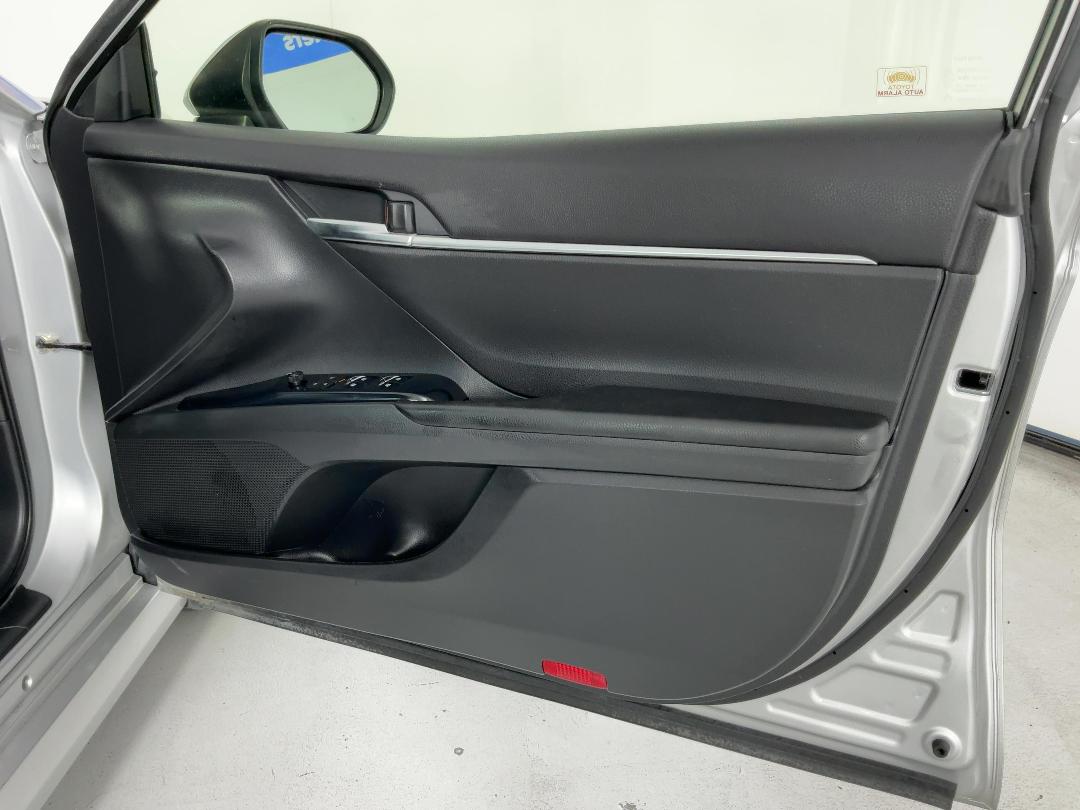 Photo '15' of Toyota Camry Photo '15' of Toyota Camry