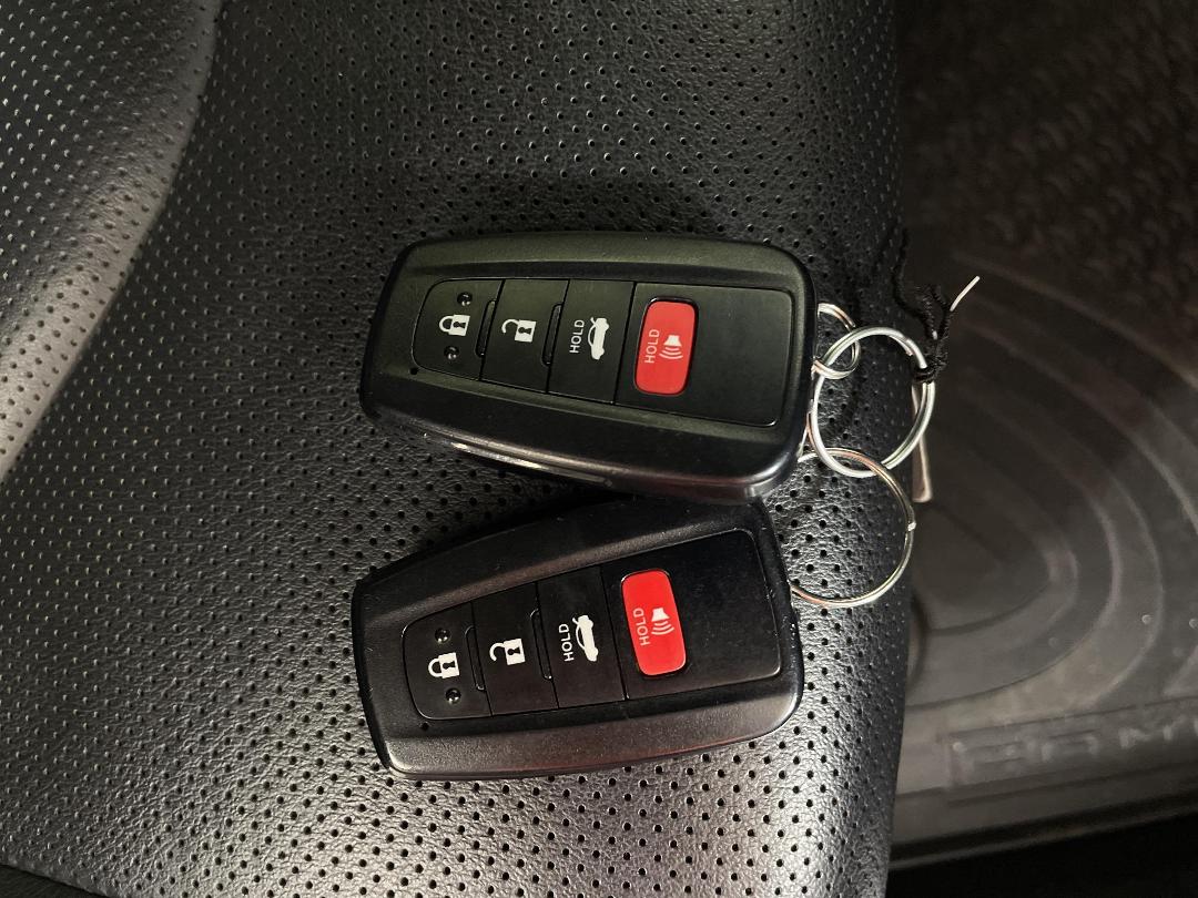 Photo '22' of Toyota Camry