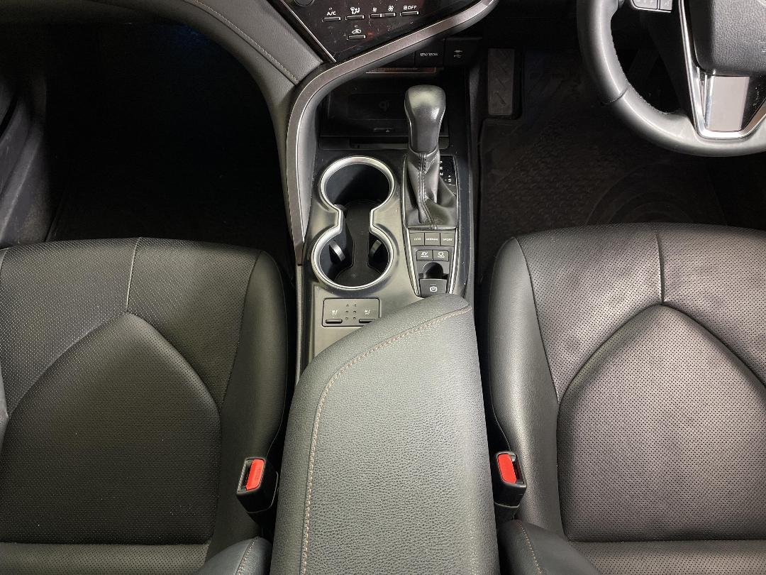 Photo '18' of Toyota Camry