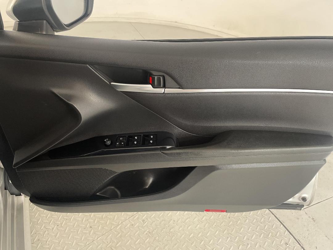 Photo '15' of Toyota Camry Photo '15' of Toyota Camry