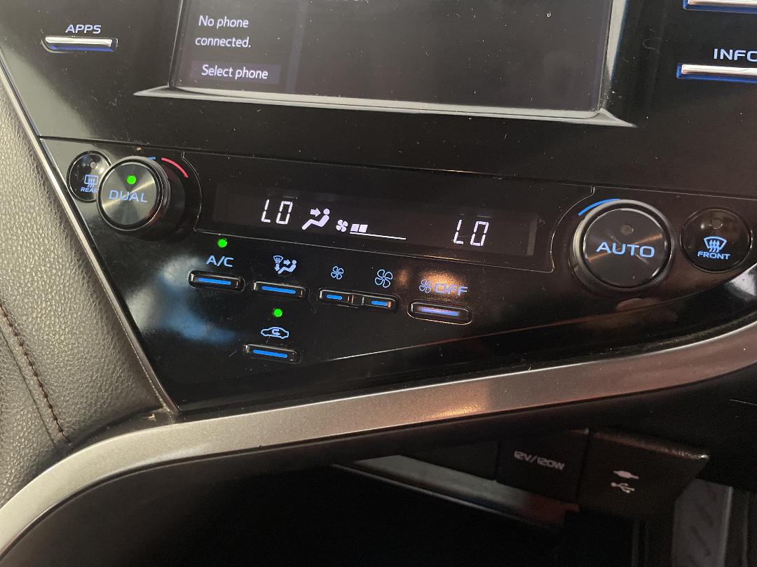 Photo '31' of Toyota Camry Photo '31' of Toyota Camry