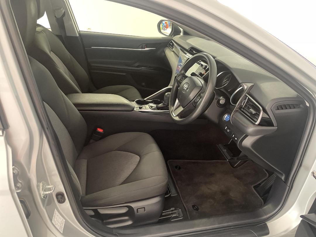 Photo '16' of Toyota Camry Photo '16' of Toyota Camry