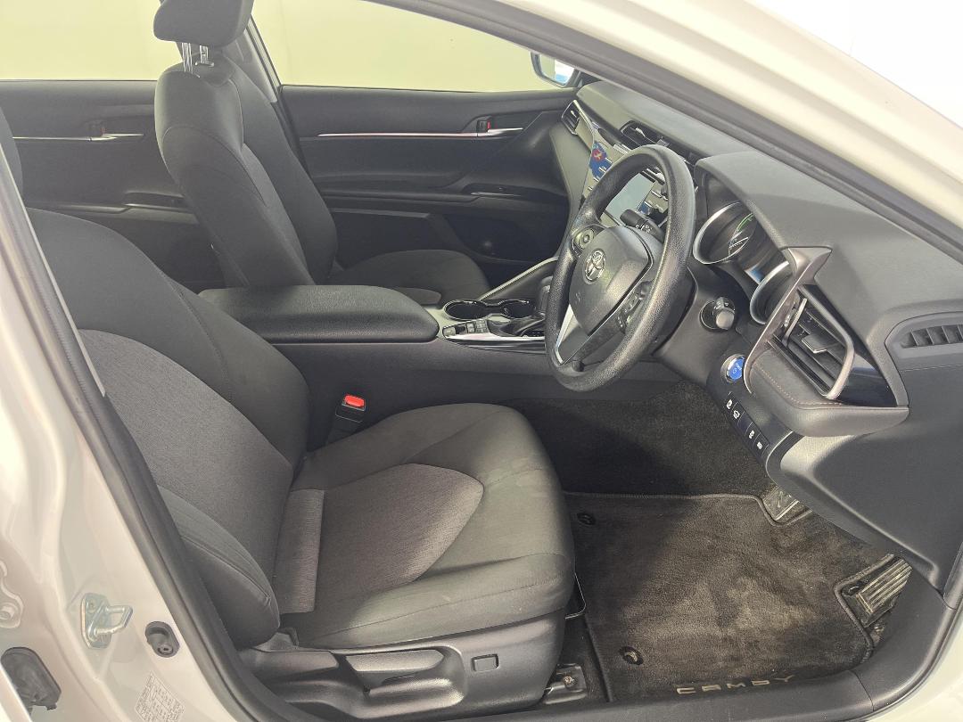 Photo '16' of Toyota Camry