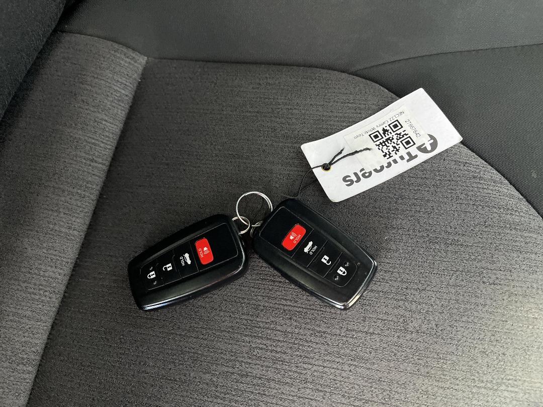 Photo '22' of Toyota Camry