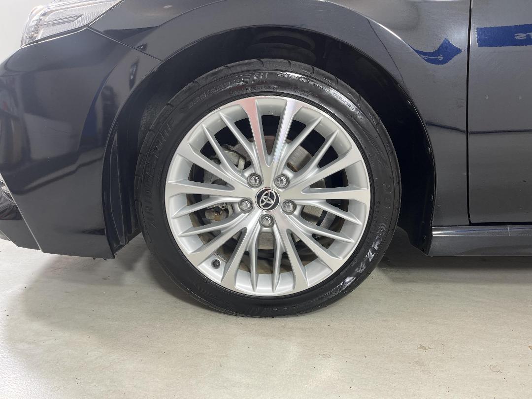 Photo '10' of Toyota Camry