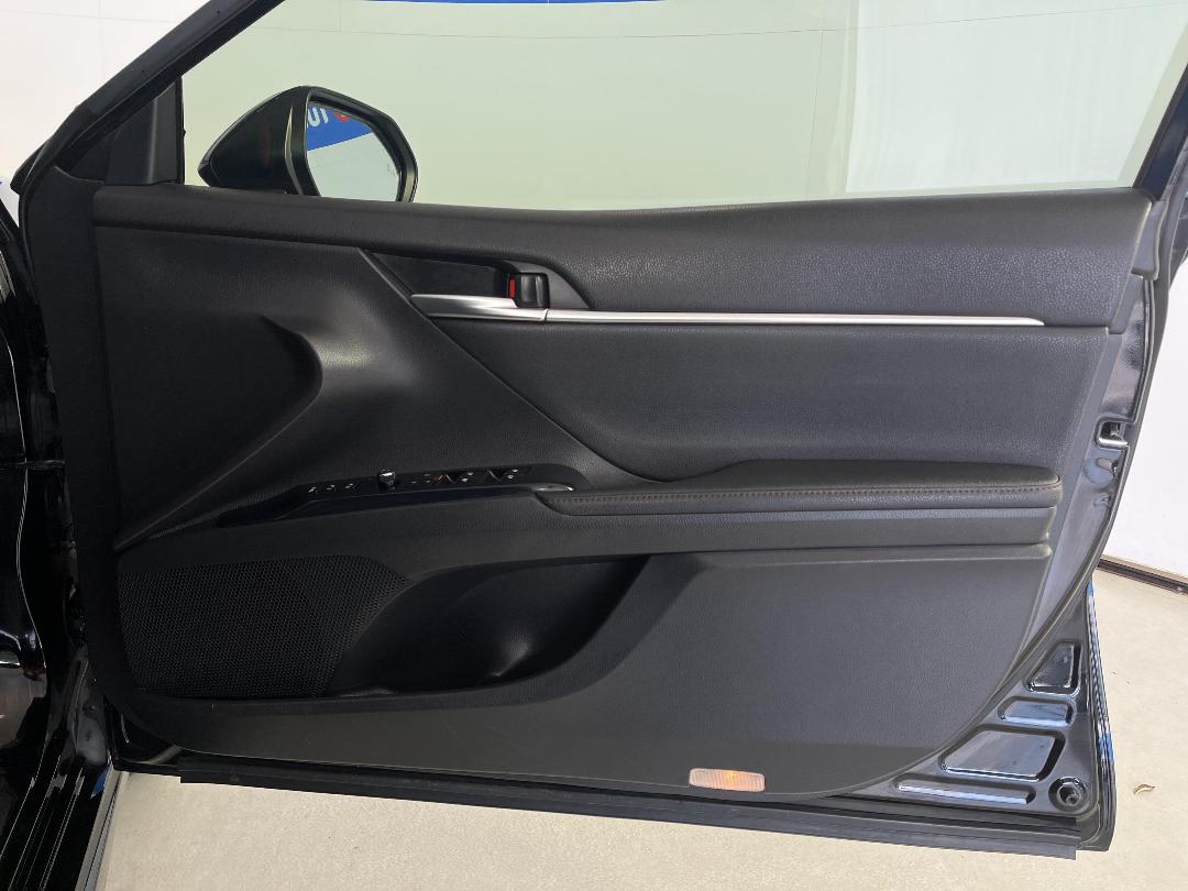 Photo '15' of Toyota Camry