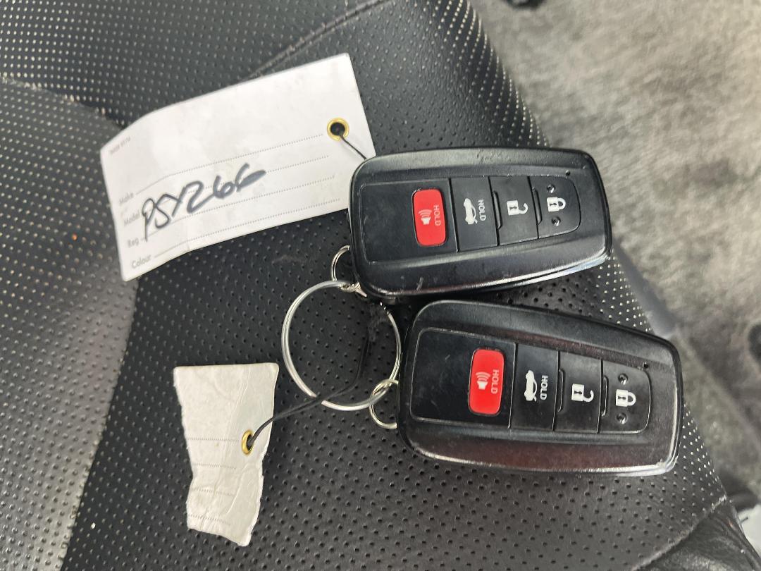 Photo '22' of Toyota Camry