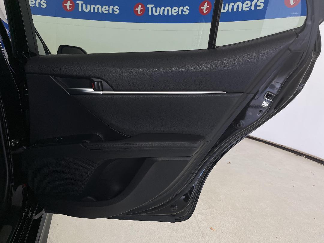 Photo '19' of Toyota Camry