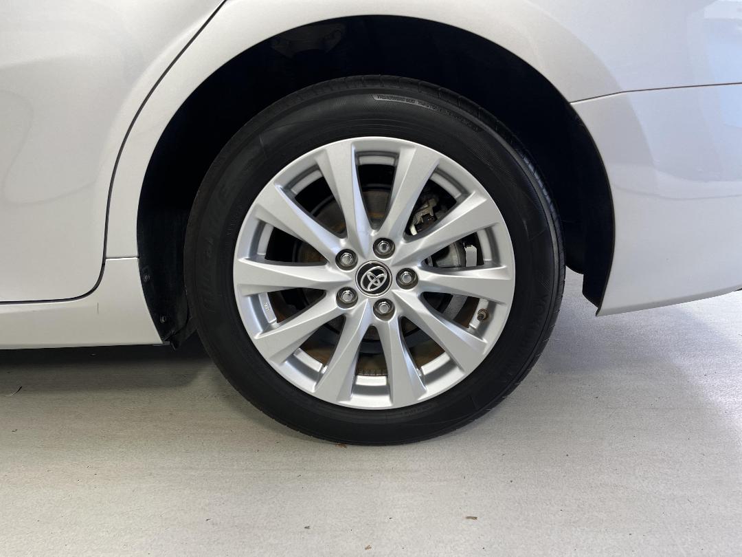 Photo '11' of Toyota Camry