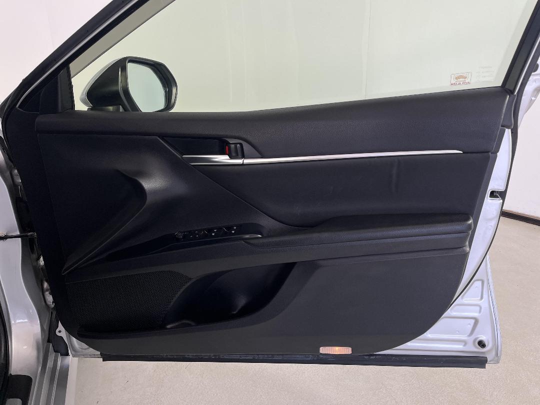 Photo '15' of Toyota Camry