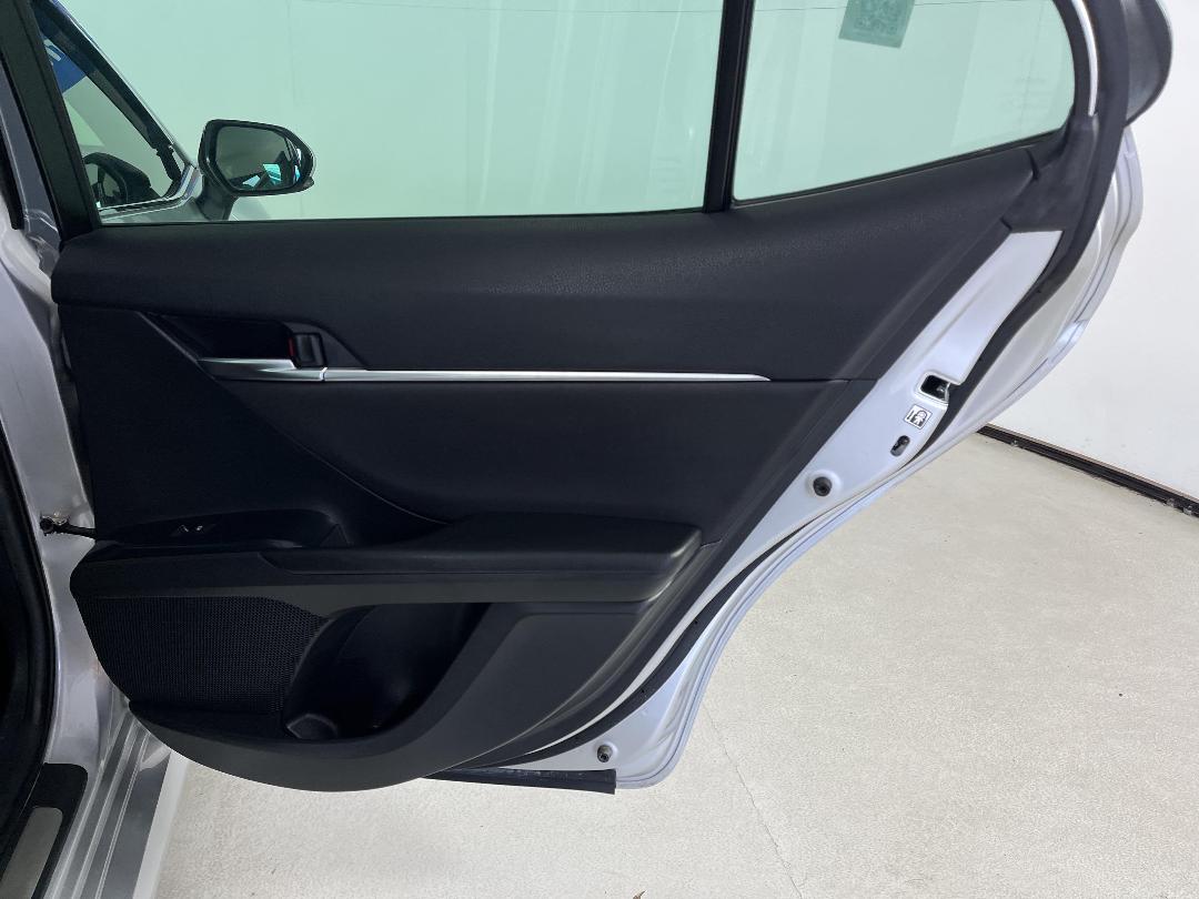 Photo '19' of Toyota Camry