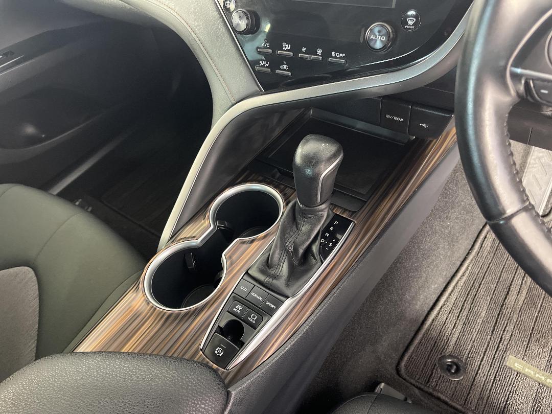 Photo '18' of Toyota Camry