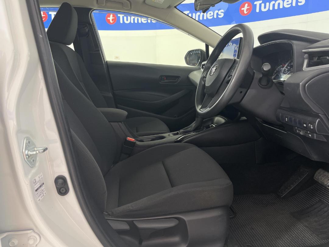 Photo '16' of Toyota Corolla Photo '16' of Toyota Corolla