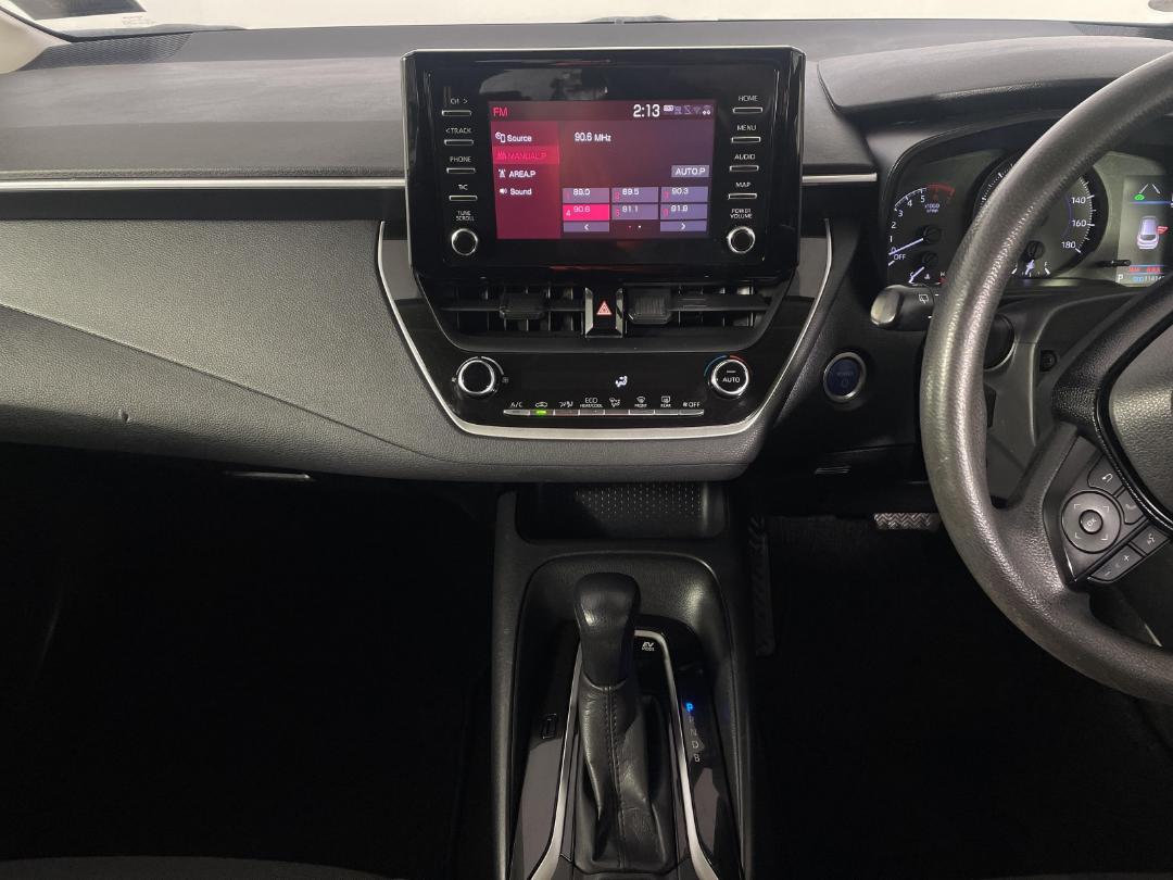 Photo '18' of Toyota Corolla