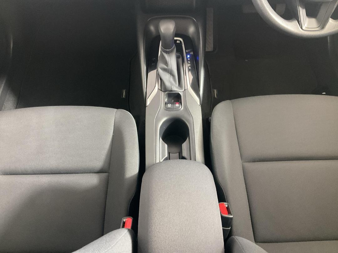 Photo '18' of Toyota Corolla