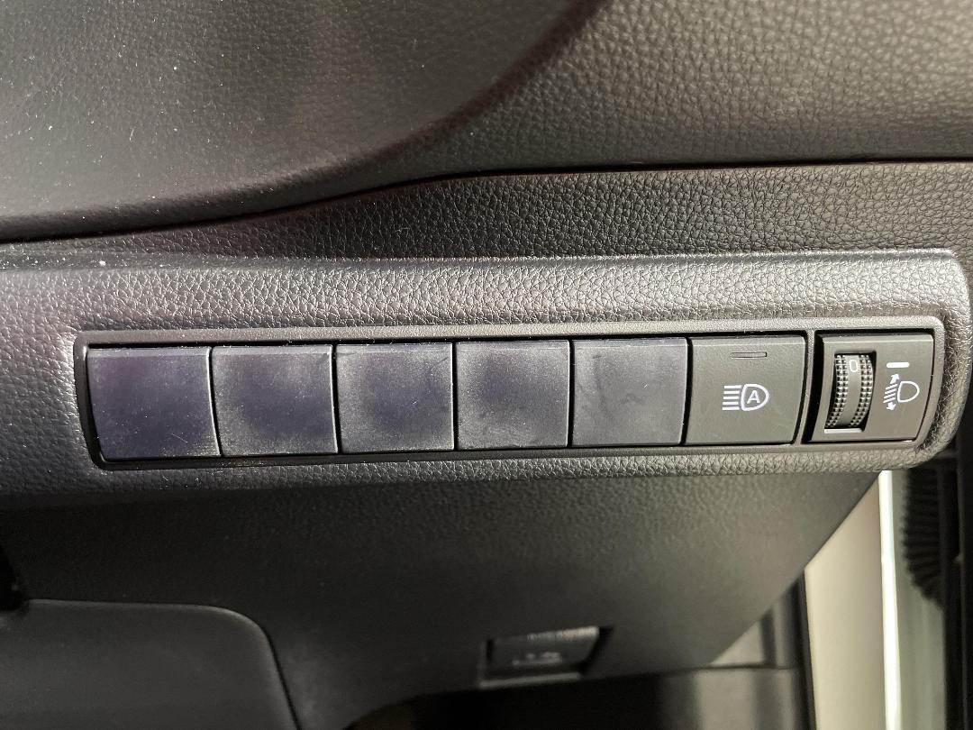 Photo '24' of Toyota Corolla