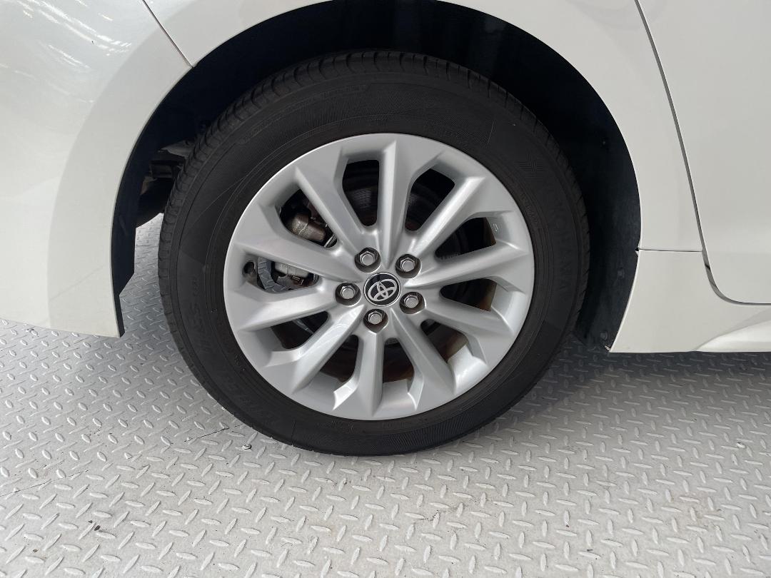 Photo '12' of Toyota Corolla