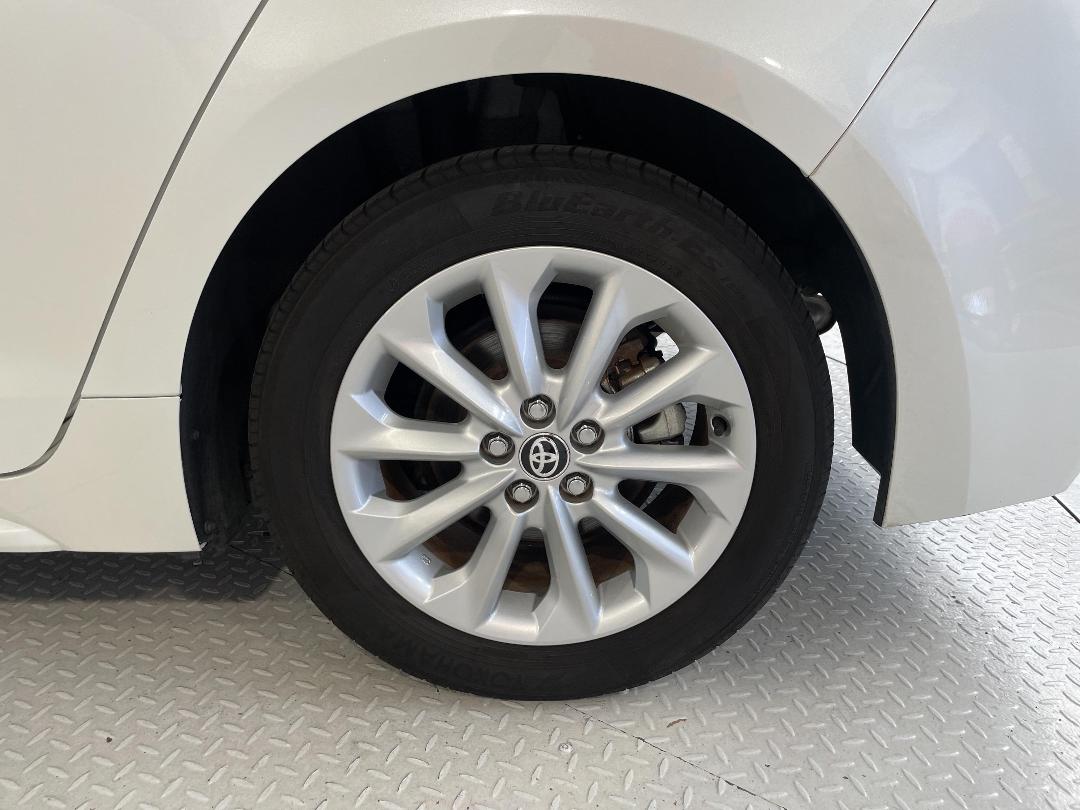 Photo '11' of Toyota Corolla