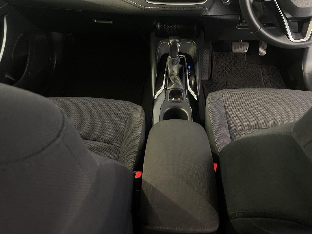 Photo '18' of Toyota Corolla