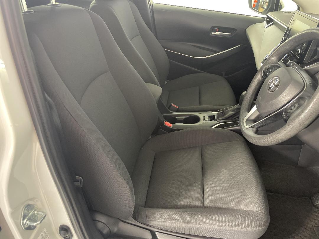 Photo '16' of Toyota Corolla Photo '16' of Toyota Corolla