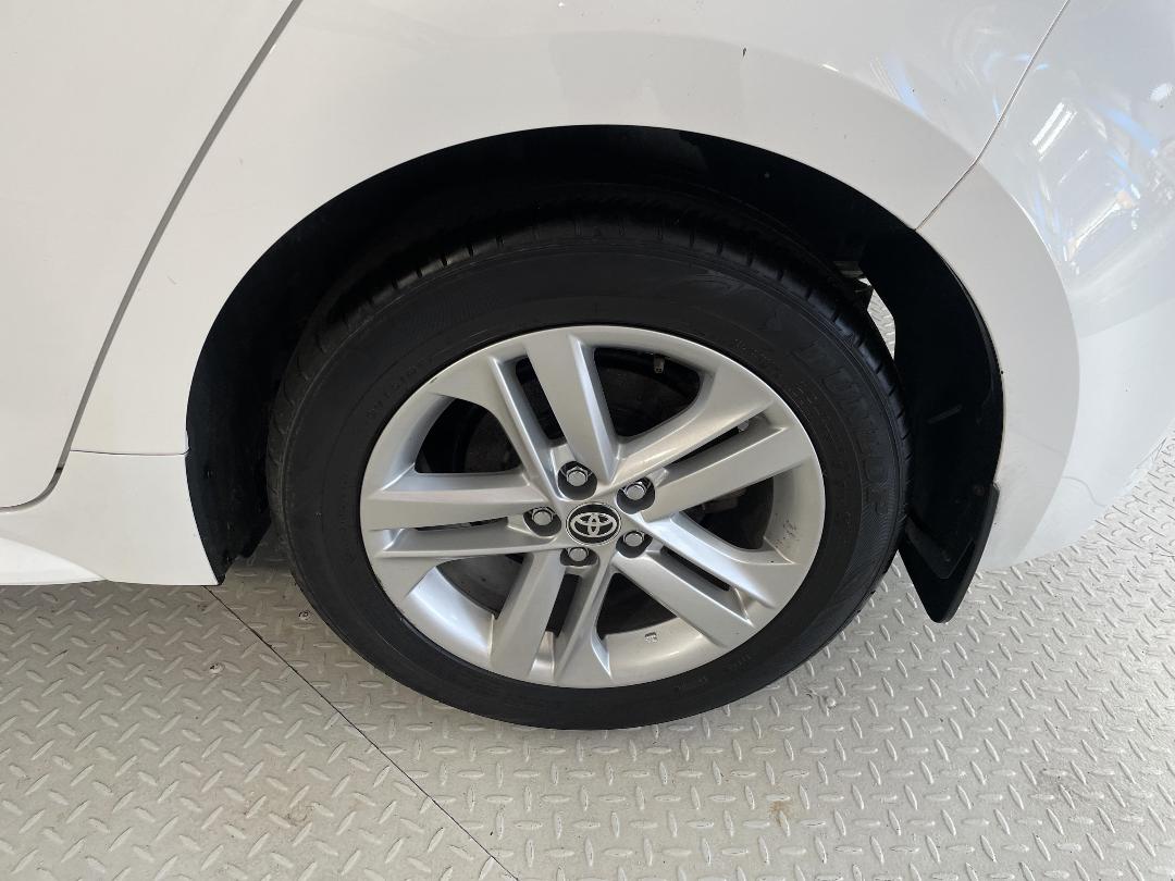 Photo '11' of Toyota Corolla