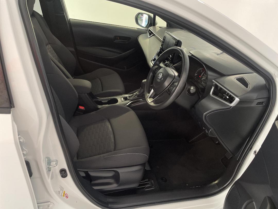 Photo '16' of Toyota Corolla