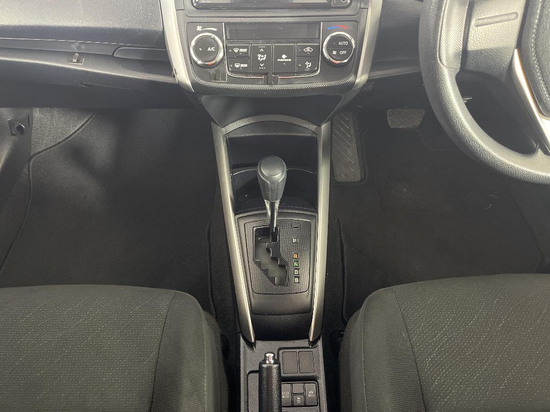 Photo '18' of Toyota Corolla