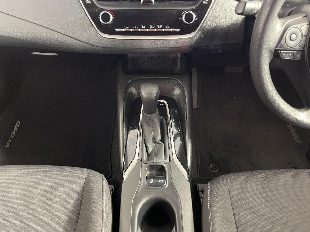 Photo '18' of Toyota Corolla