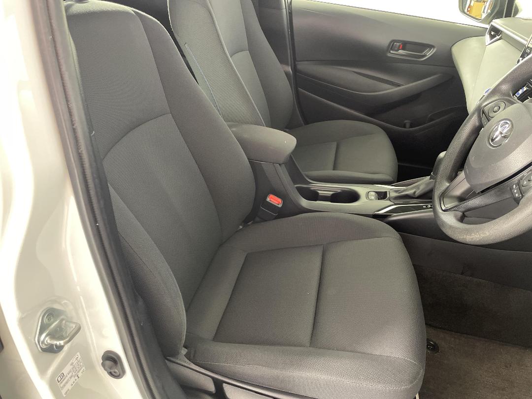 Photo '16' of Toyota Corolla