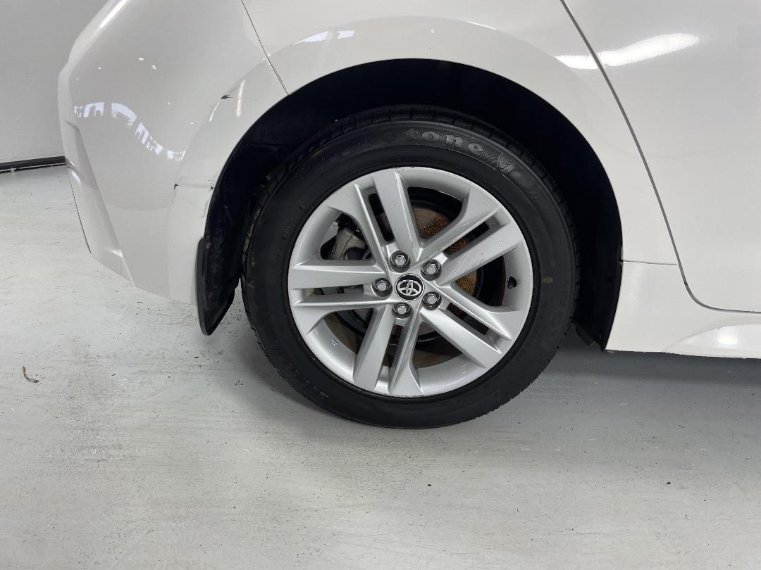 Photo '12' of Toyota Corolla