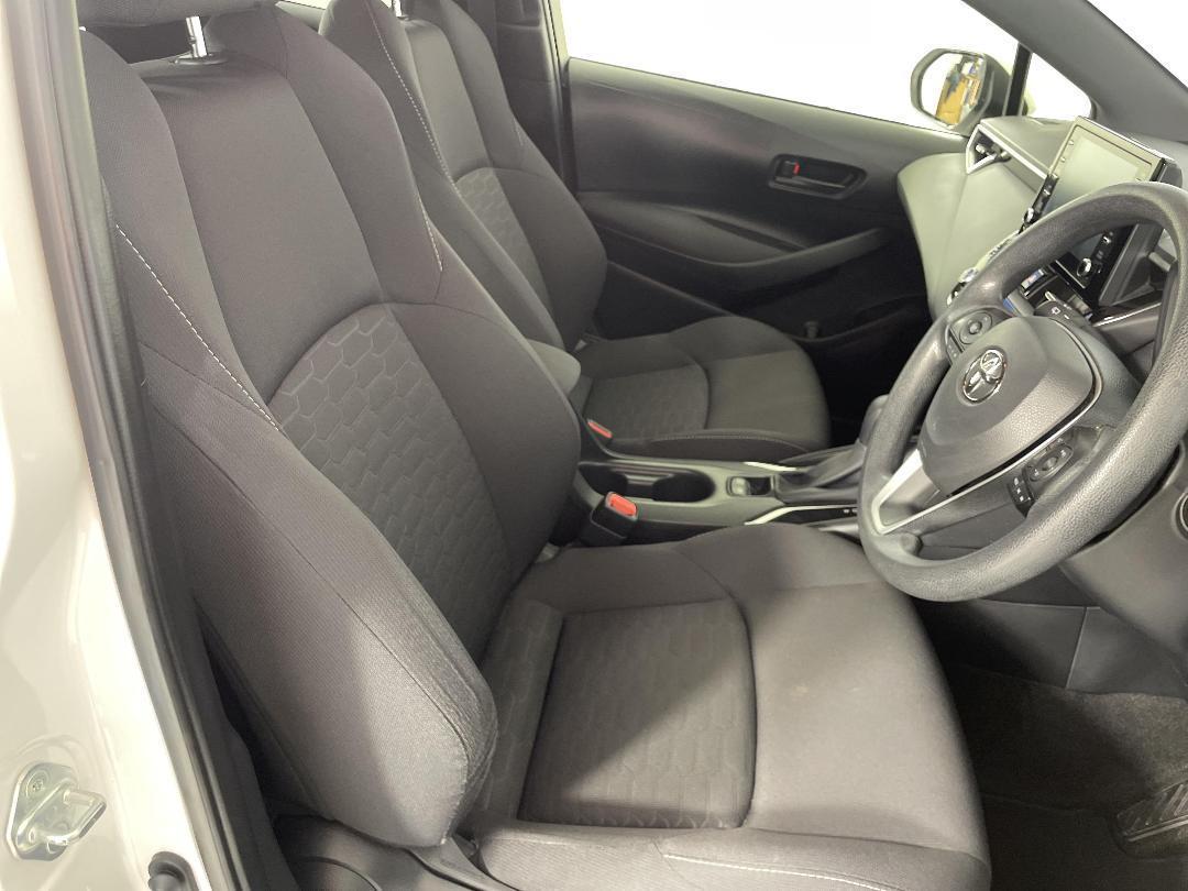 Photo '16' of Toyota Corolla