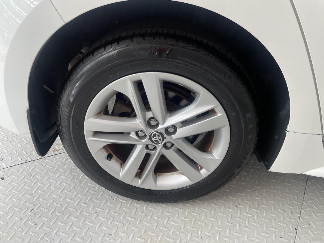 Photo '12' of Toyota Corolla