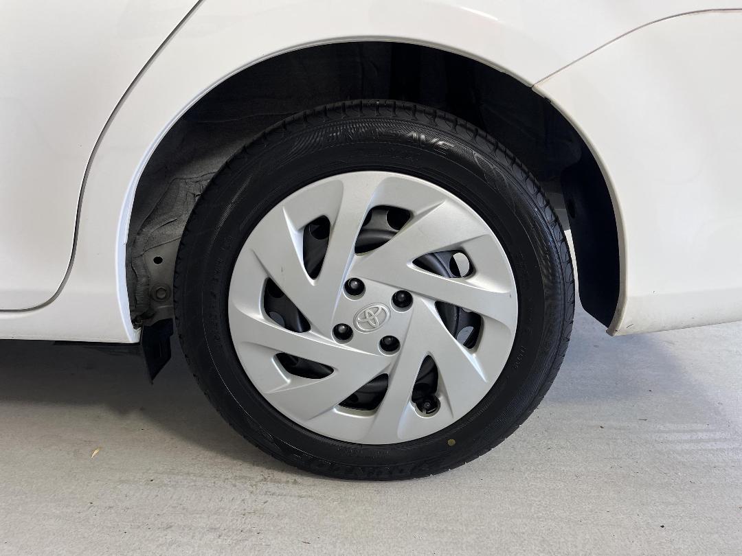 Photo '11' of Toyota Corolla