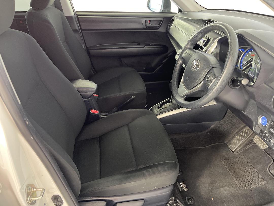 Photo '16' of Toyota Corolla