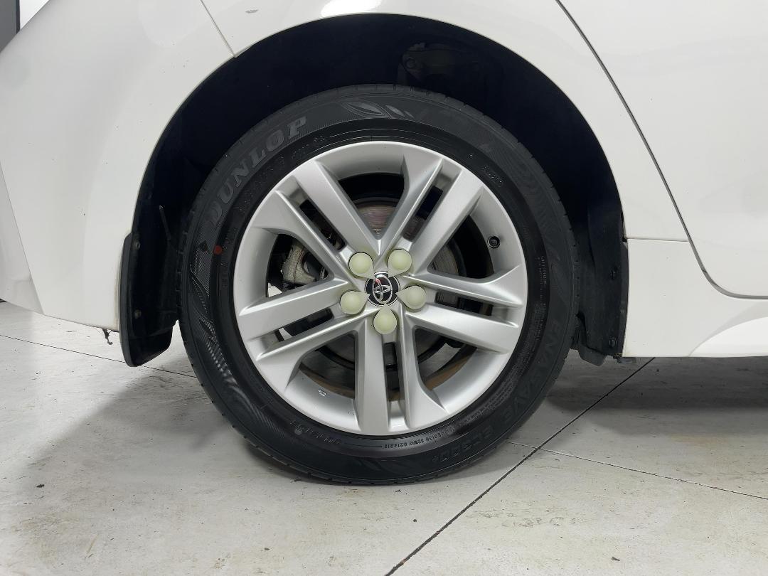 Photo '12' of Toyota Corolla