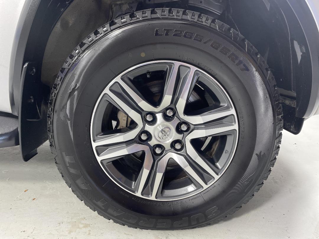 Photo '9' of Toyota Fortuner Photo '9' of Toyota Fortuner