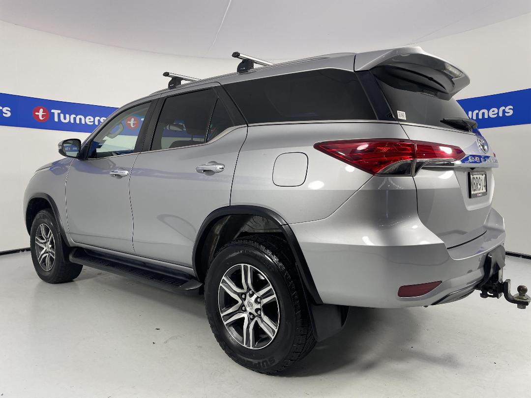 Photo '5' of Toyota Fortuner Photo '5' of Toyota Fortuner