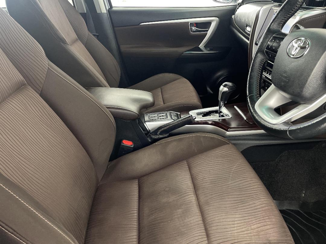 Photo '16' of Toyota Fortuner Photo '16' of Toyota Fortuner
