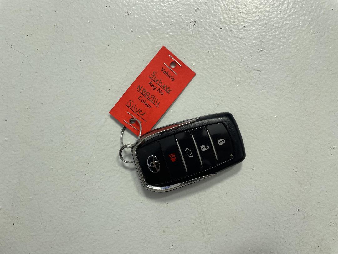 Photo '22' of Toyota Fortuner Photo '22' of Toyota Fortuner