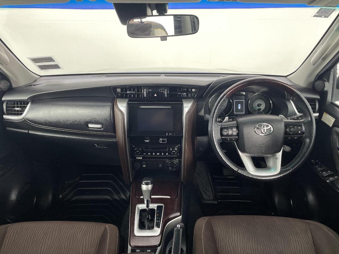 Photo '17' of Toyota Fortuner Photo '17' of Toyota Fortuner