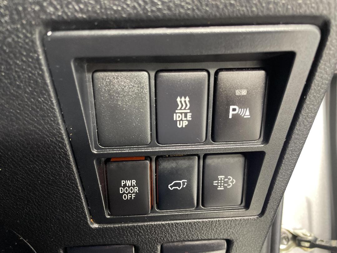 Photo '23' of Toyota Fortuner Photo '23' of Toyota Fortuner