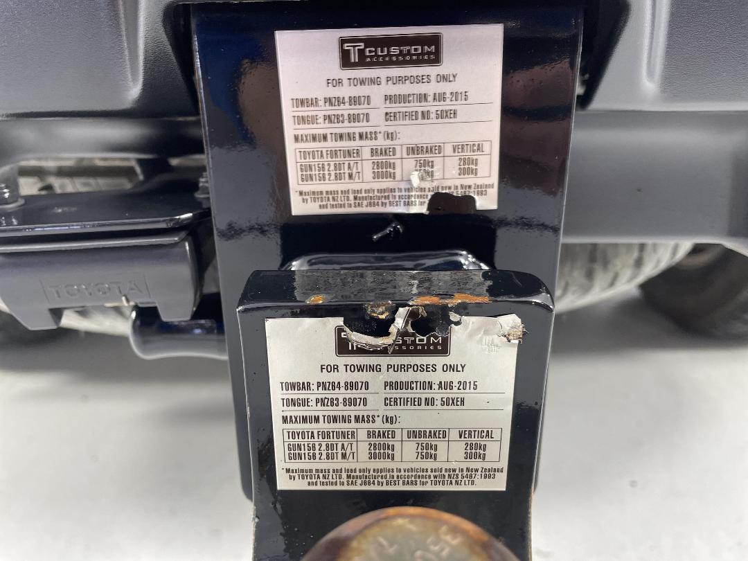 Photo '32' of Toyota Fortuner Photo '32' of Toyota Fortuner