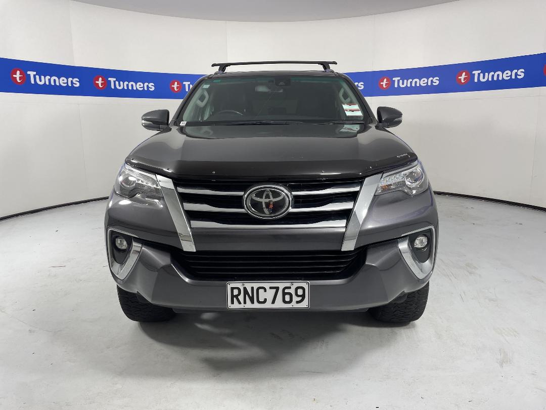Photo '2' of Toyota Fortuner Photo '2' of Toyota Fortuner